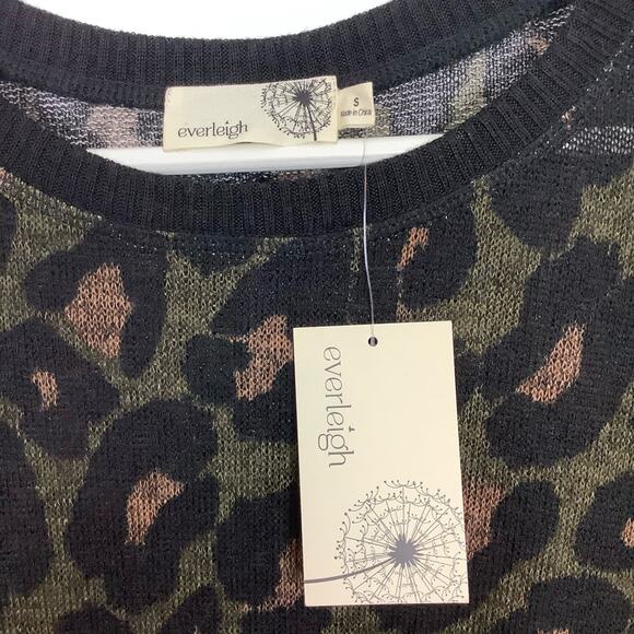 Everleigh Side Tie Animal Print Short Sleeve Blouse Top Small NWT - Picture 4 of 5